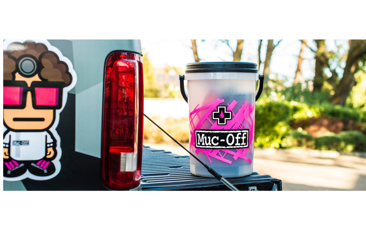 Muc-Off Dirt Bucket with Filth Filter Bundle